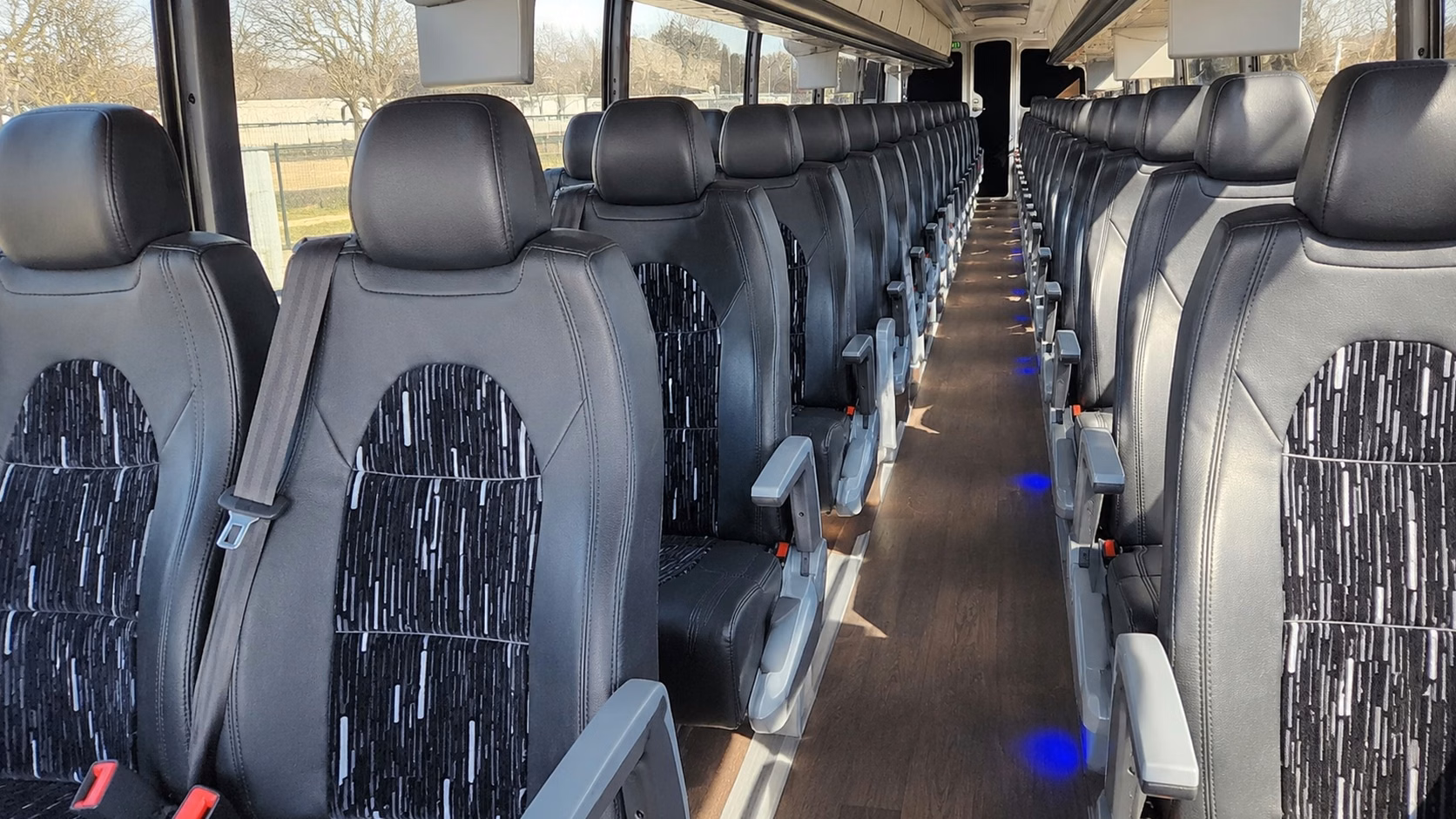 moving the bridal party in style on the morning of the wedding